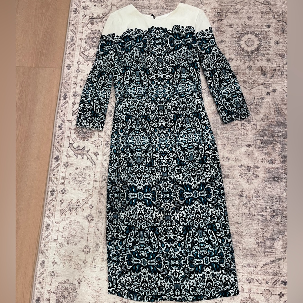 Maggy London Black and Blue Long Sleeve Dress